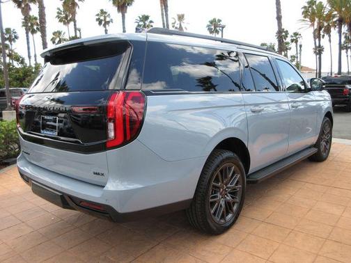 Glacier Gray Metallic Tri-Coat 2026 Ford Expedition Max Platinum