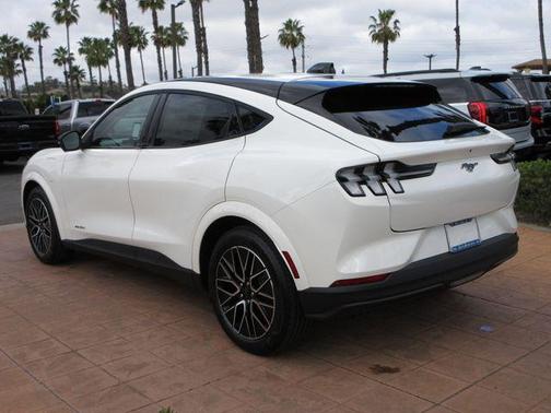 Star White Metallic Tri-Coat 2026 Ford Mustang Mach-E Premium