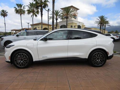 Star White Metallic Tri-Coat 2026 Ford Mustang Mach-E Premium