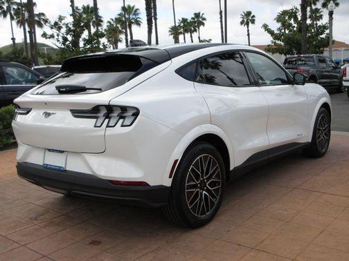 Star White Metallic Tri-Coat 2026 Ford Mustang Mach-E Premium