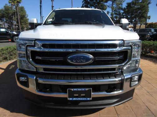 2022 Ford F-350 LARIAT SUPER DUTY