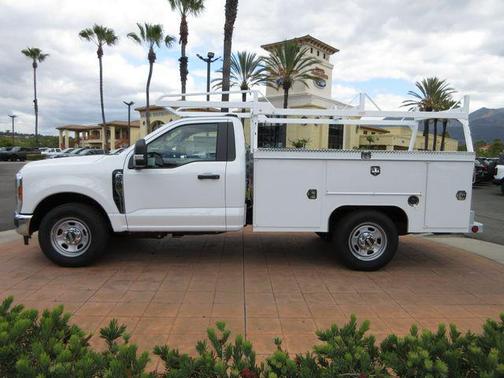 Oxford White 2026 Ford F-350 XL