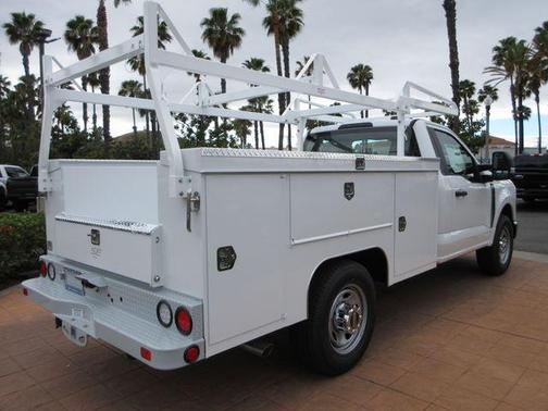 Oxford White 2026 Ford F-350 XL