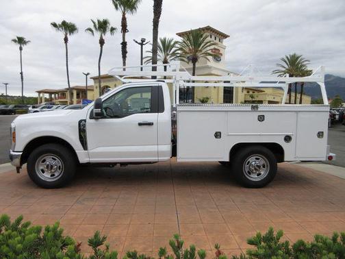 Oxford White 2026 Ford F-350 XL