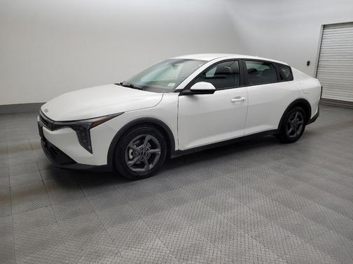 Snow White Pearl 2025 Kia K4 LXS