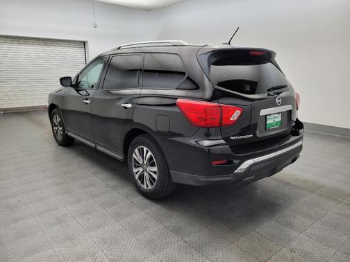 2017 Nissan Pathfinder S