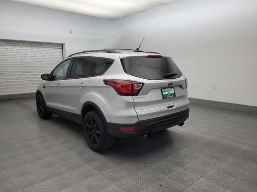 Ingot Silver Metallic 2019 Ford Escape SE