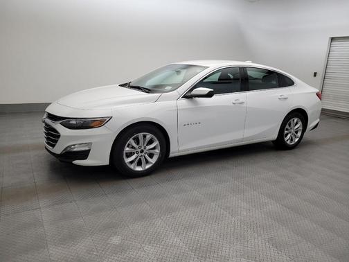 Summit White 2023 Chevrolet Malibu FWD 1LT