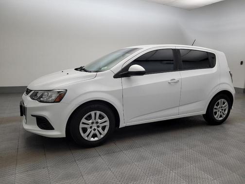 Summit White 2020 Chevrolet Sonic FWD Hatchback 1FL 5-Door