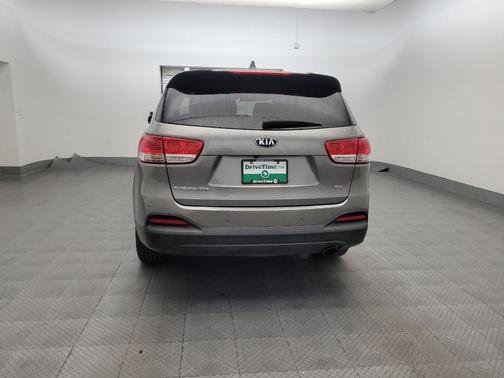 Titanium Silver 2016 Kia Sorento LX