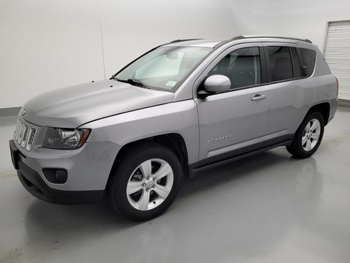 Photo 2 of 32 of 2016 Jeep Compass Latitude