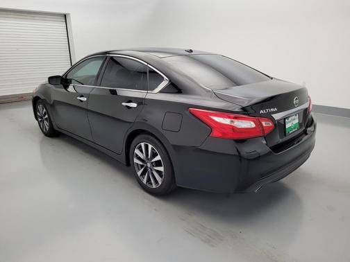 Photo 3 of 32 of 2017 Nissan Altima 2.5 SV