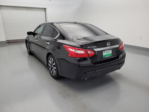 Photo 5 of 32 of 2017 Nissan Altima 2.5 SV