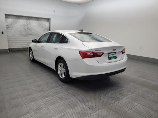Summit White 2023 Chevrolet Malibu 1LS
