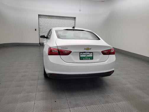 Summit White 2023 Chevrolet Malibu 1LS