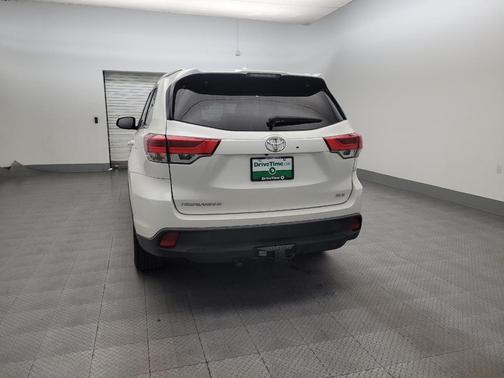 Blizzard Pearl 2019 Toyota Highlander XLE