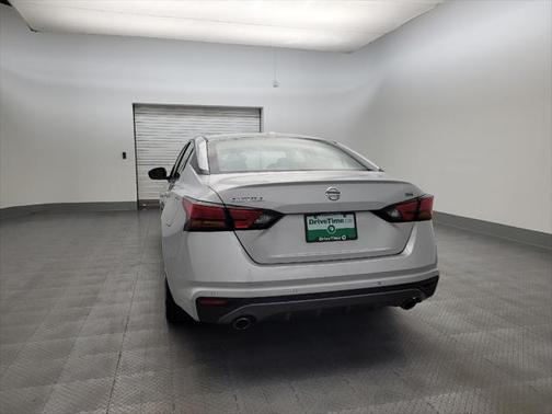 2021 Nissan Altima SR FWD