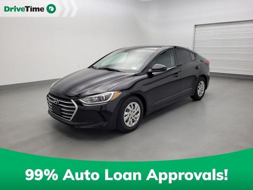 Photo 1 of 32 of 2017 Hyundai Elantra SE