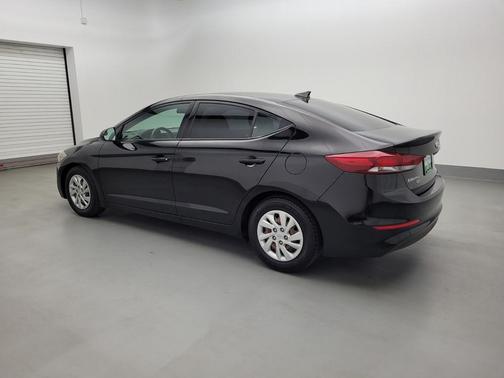 Photo 3 of 32 of 2017 Hyundai Elantra SE