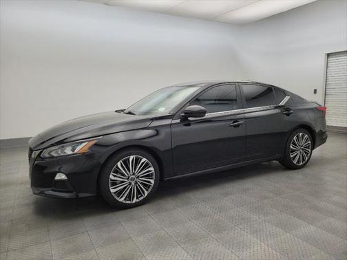 2022 Nissan Altima SR FWD