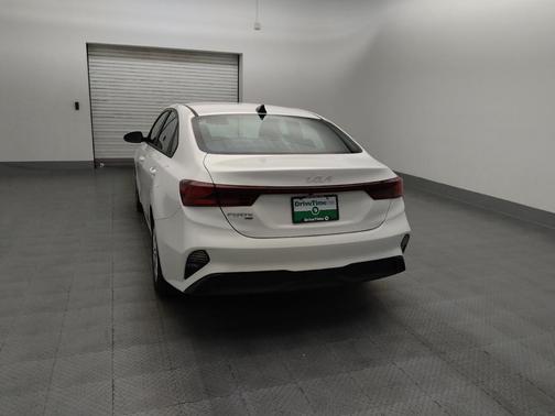 2023 Kia Forte LX