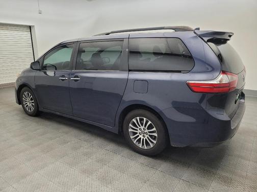 2018 Toyota Sienna XLE