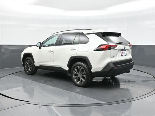 2022 Toyota RAV4 Hybrid XLE Premium