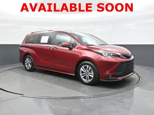 2025 Toyota Sienna XLE
