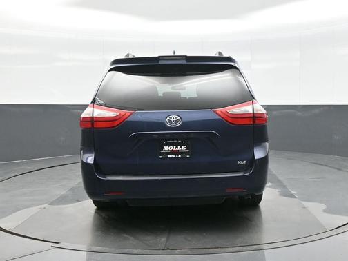 2018 Toyota Sienna XLE