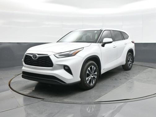 2026 Toyota Highlander Hybrid XLE