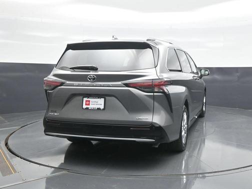 Heavy Metal 2026 Toyota Sienna Limited