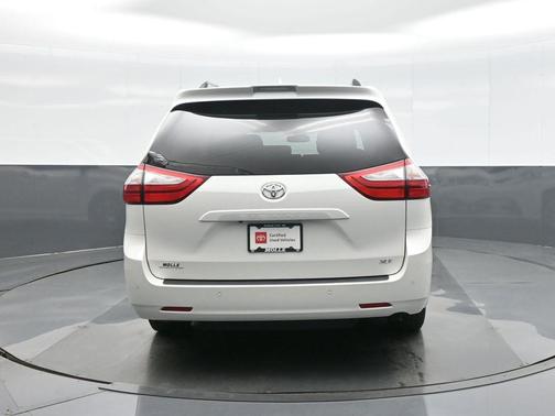 2018 Toyota Sienna XLE Premium