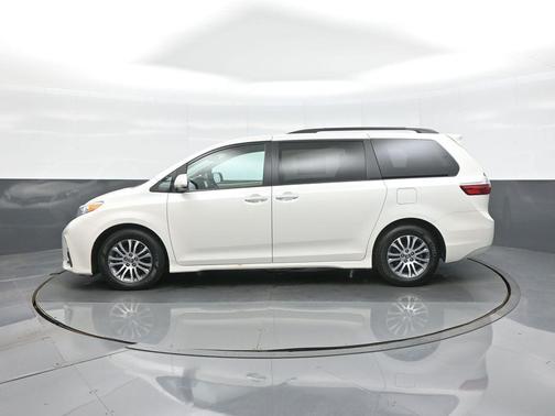 2018 Toyota Sienna XLE Premium