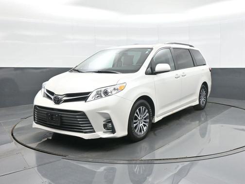 2018 Toyota Sienna XLE Premium