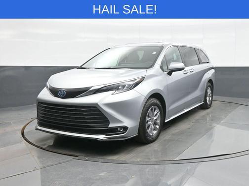 2025 Toyota Sienna XLE