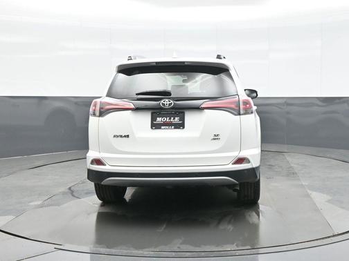 2017 Toyota RAV4 SE