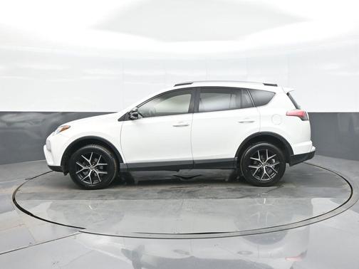 2017 Toyota RAV4 SE
