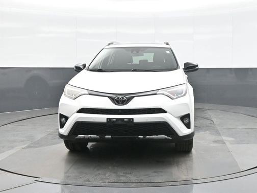 2017 Toyota RAV4 SE
