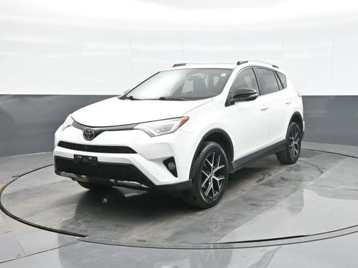 2017 Toyota RAV4 SE