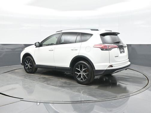 2017 Toyota RAV4 SE