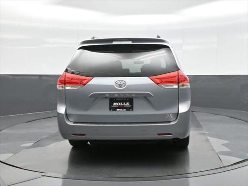2014 Toyota Sienna LE