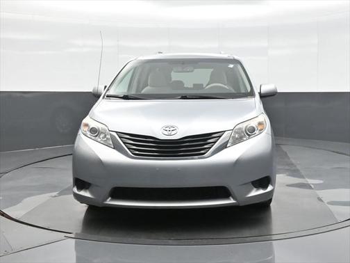 2014 Toyota Sienna LE