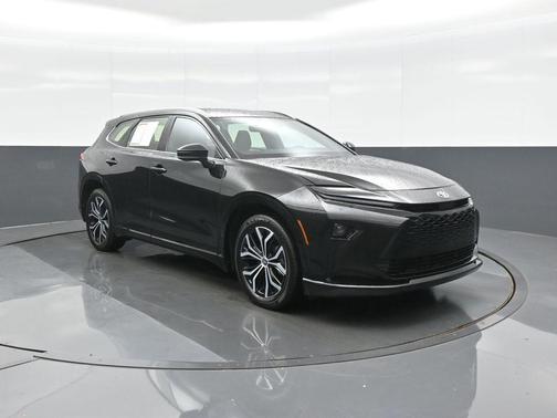 Black 2025 Toyota Crown Signia XLE