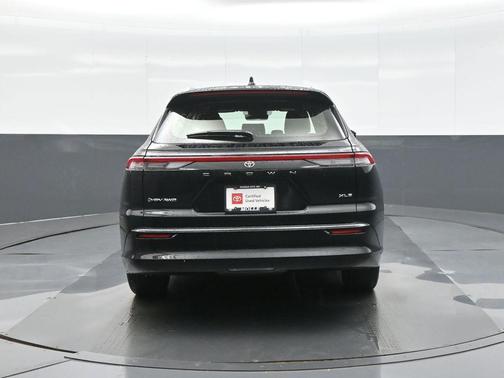 Black 2025 Toyota Crown Signia XLE