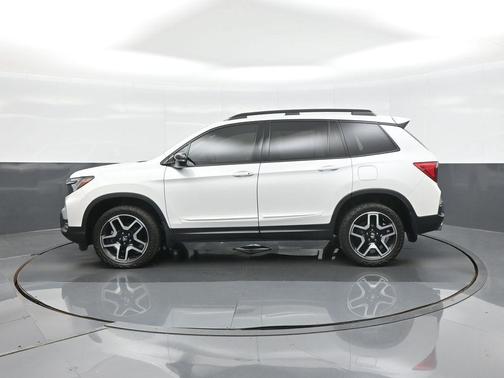 Platinum White Pearl 2022 Honda Passport AWD Elite