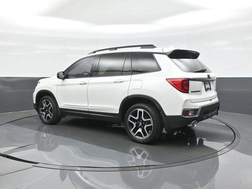 Platinum White Pearl 2022 Honda Passport AWD Elite
