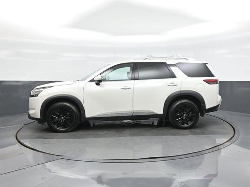 2022 Nissan Pathfinder SL 4WD