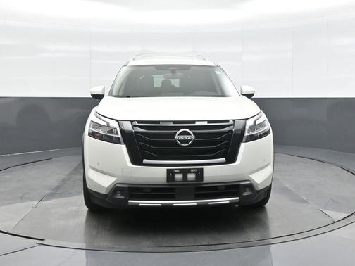 2022 Nissan Pathfinder SL 4WD