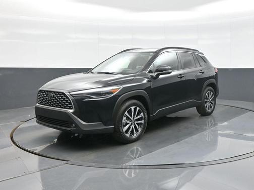 Jet Black 2025 Toyota Corolla Cross XLE