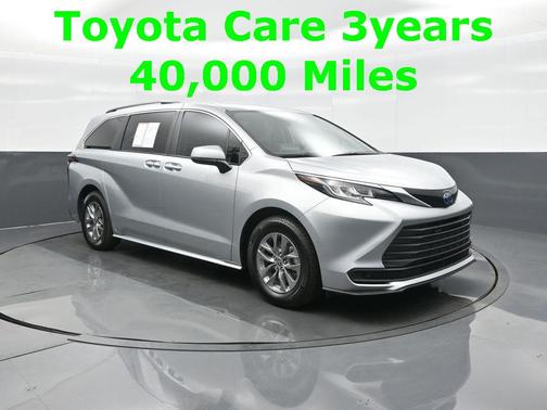 2023 Toyota Sienna LE